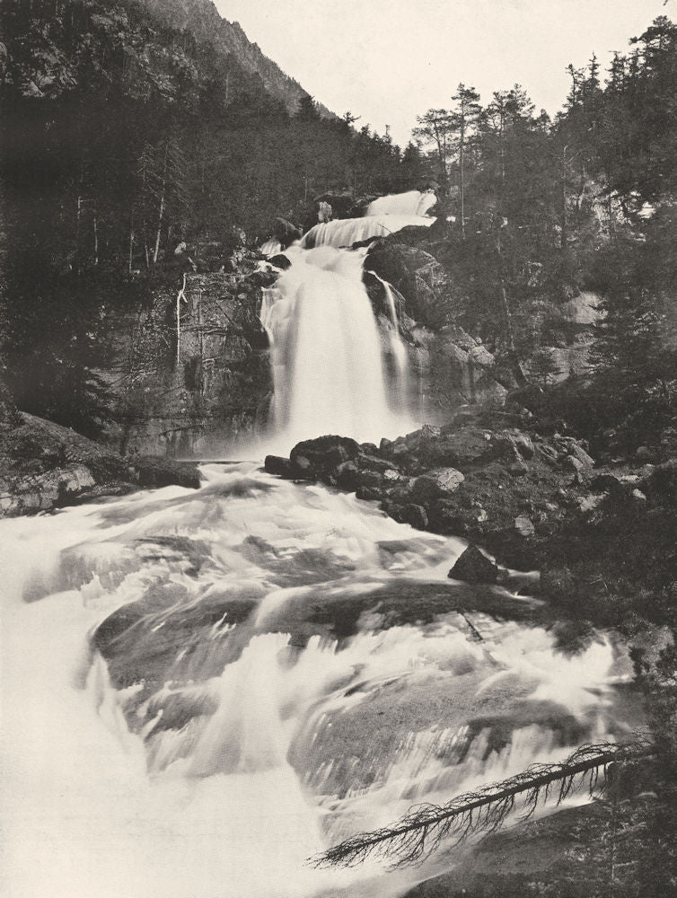 HAUTES- PYRÉNÉES. Chute du Pont- D'espagne, Aux Environs de Cauterets 1900
